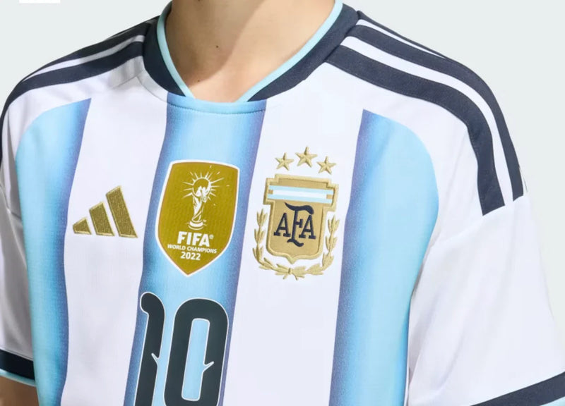 Kids kit Argentina Home 26/27 with World Cup Winners Badge