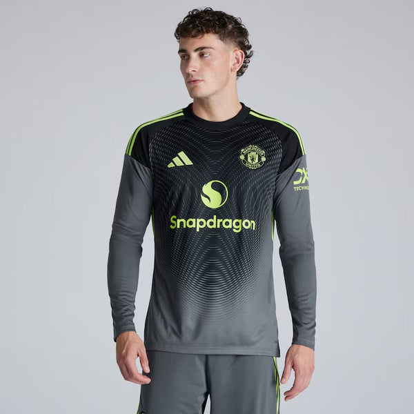 Manchester United 25/26 Goalkeeper Long Sleeve Shirt