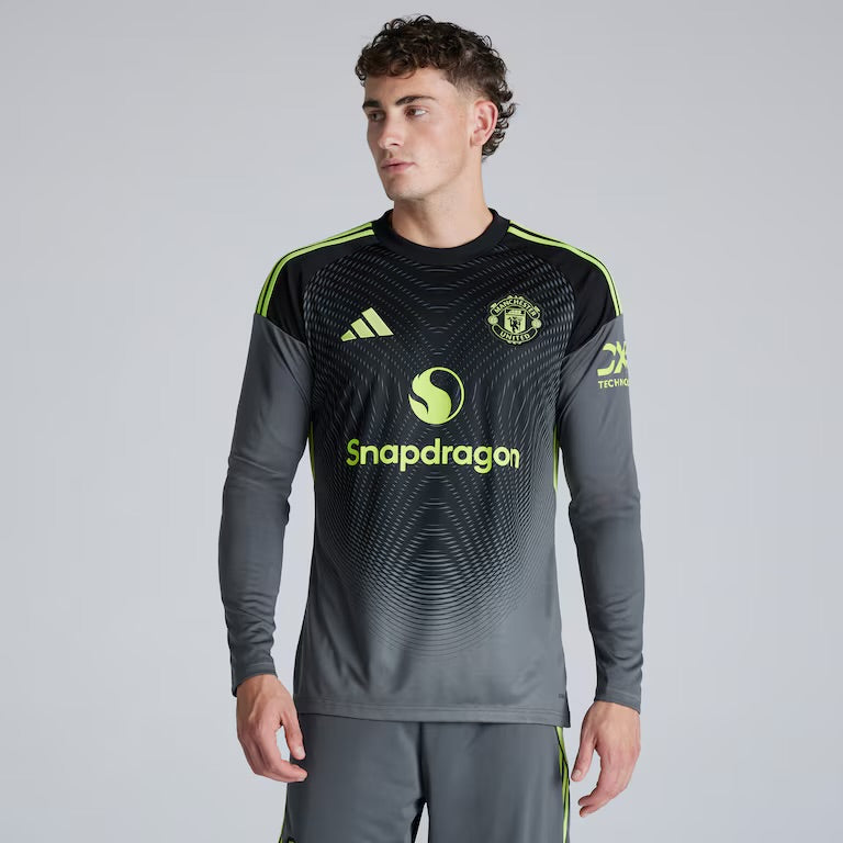Manchester United 25/26 Goalkeeper Long Sleeve Shirt